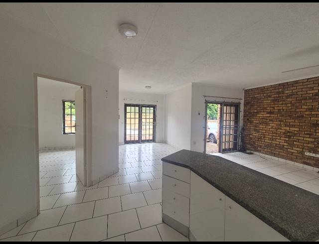 3 BEDROOM SECTIONAL TITLE FOR SALE IN MANABA BEACH